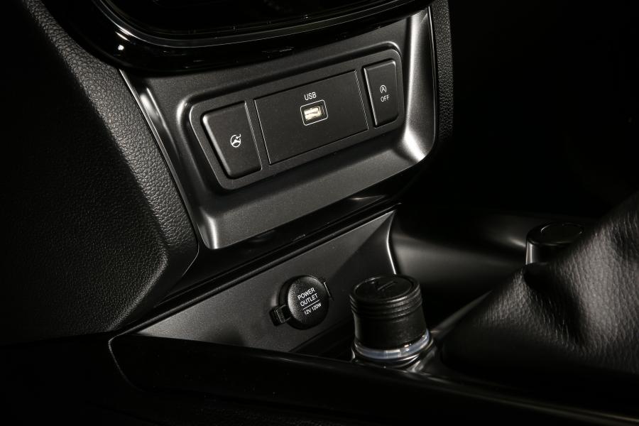 Детали интерьера SsangYong Tivoli 2019 года  (WW) (фото 21 из 40)